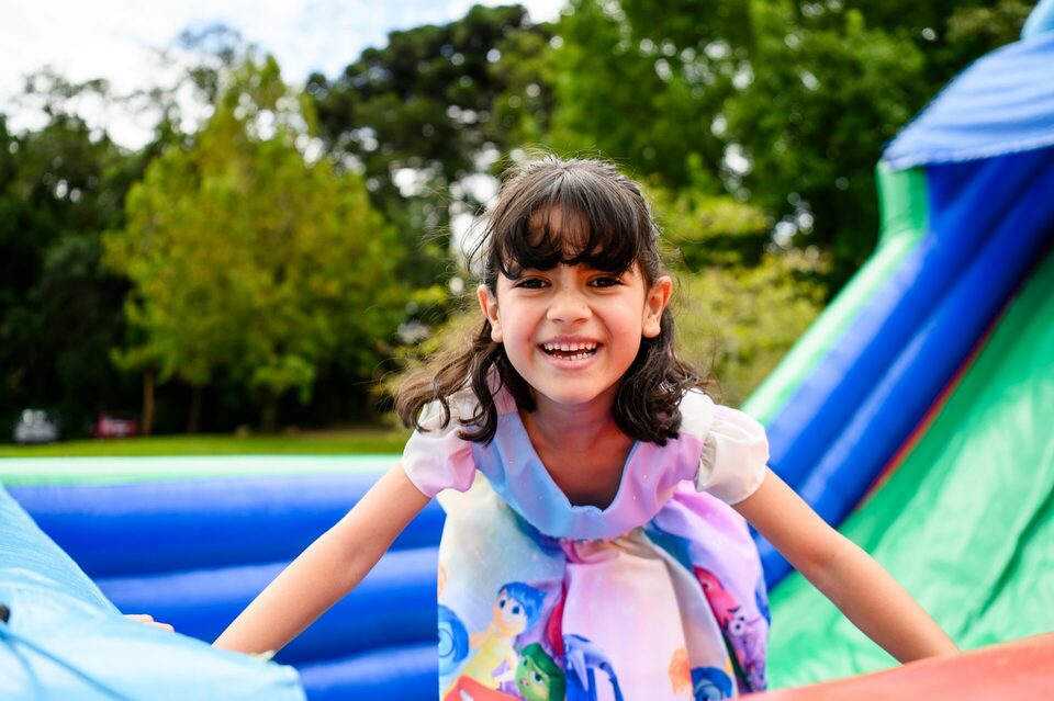 A Pool Party de 6 Anos da Lívia: Um Dia de Diversão Sob o Sol com o Tema 